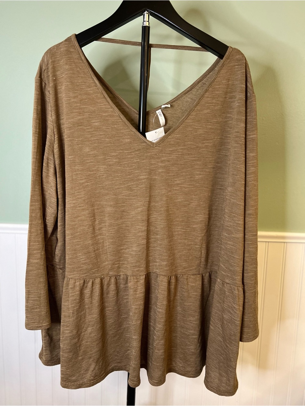 NWT- Cato Brown V-Neck Peplum Long-Sleeve Top. Size 18/20